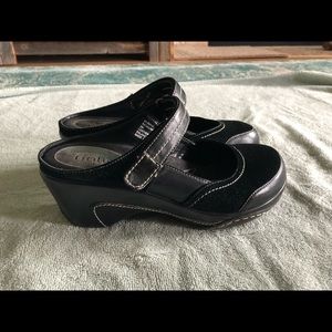 Clogs - mules. Super cute and comfy